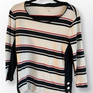 To,my Hilfiger long sleeve tee with sleeve details. Size M